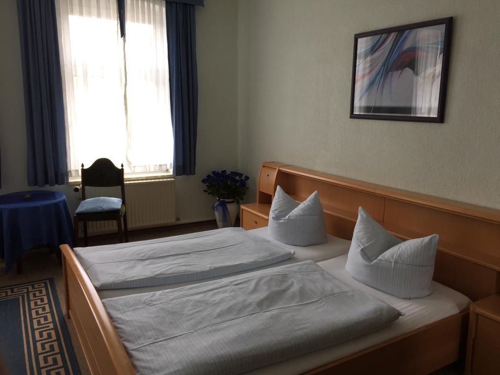 Hotel Grüner Kranz Rendsburg Oda fotoğraf