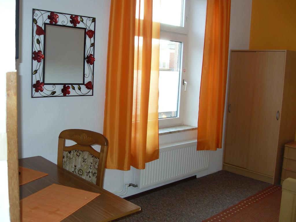 Hotel Grüner Kranz Rendsburg Oda fotoğraf