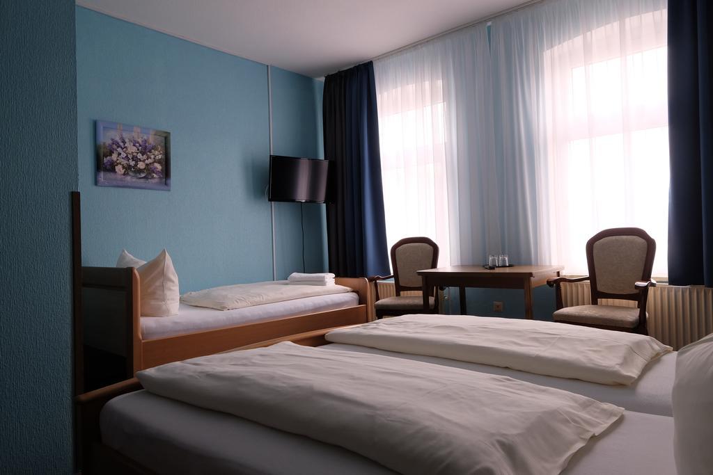 Hotel Grüner Kranz Rendsburg Oda fotoğraf